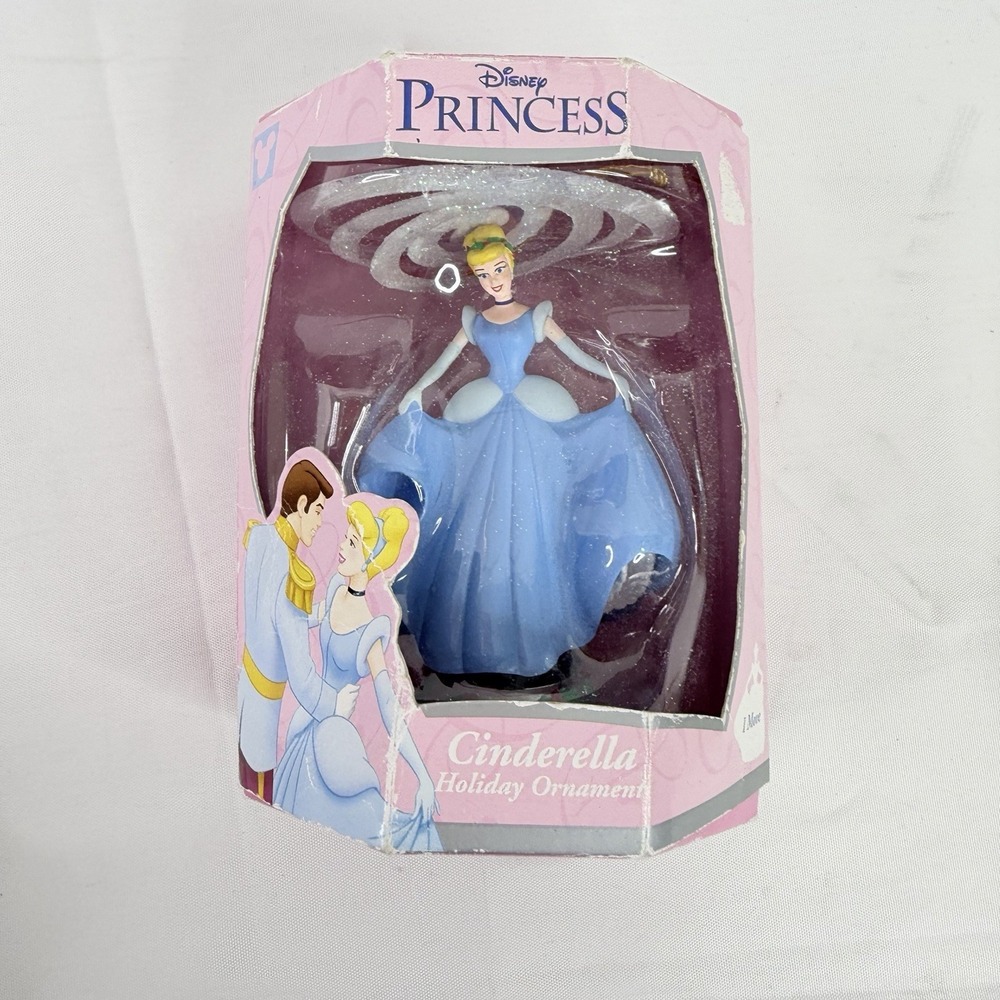 Enesco Disney Princess Cinderella Holiday Christmas Ornament‎
